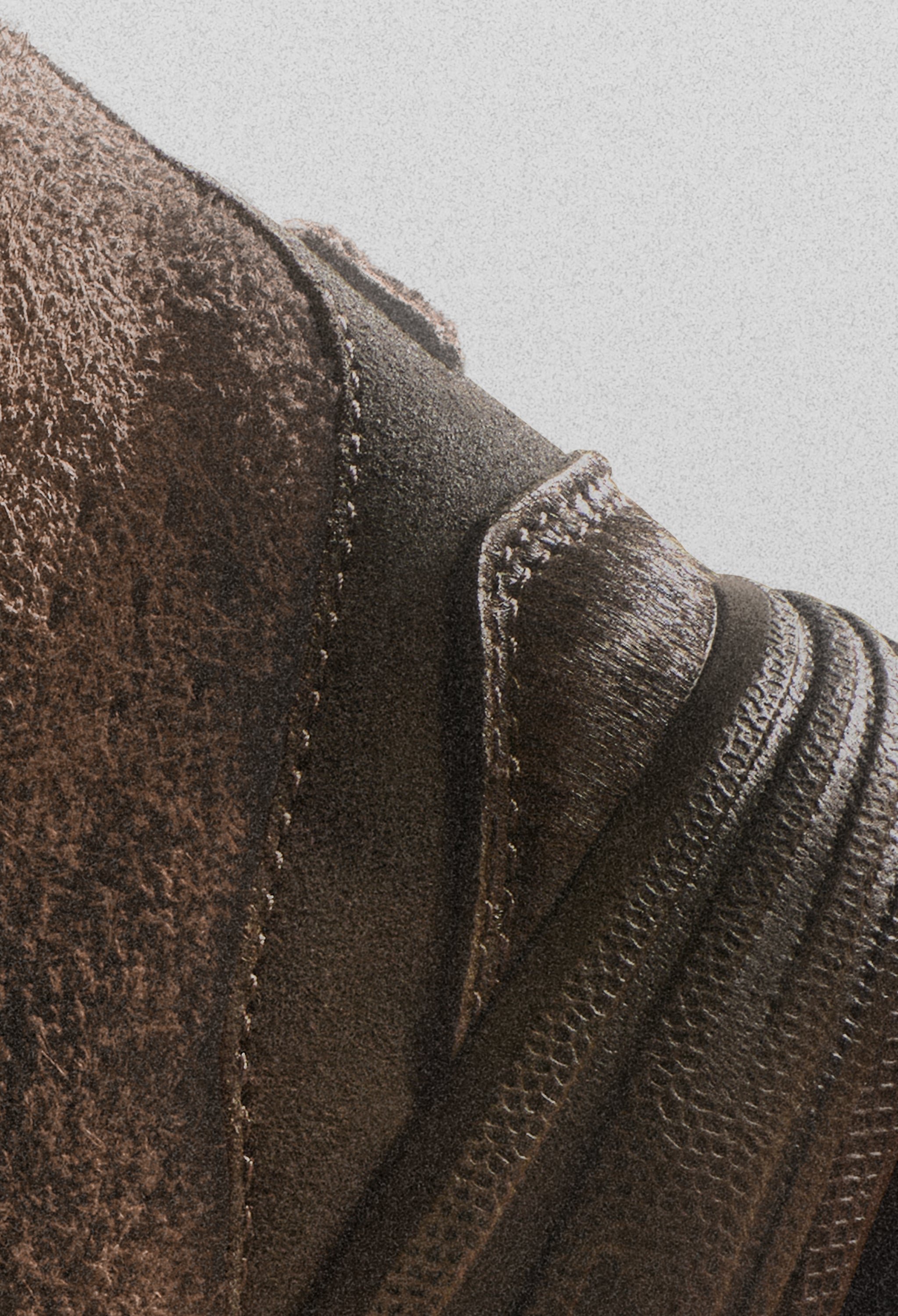 111 WALLABEE-TECH SUEDE KHAKI