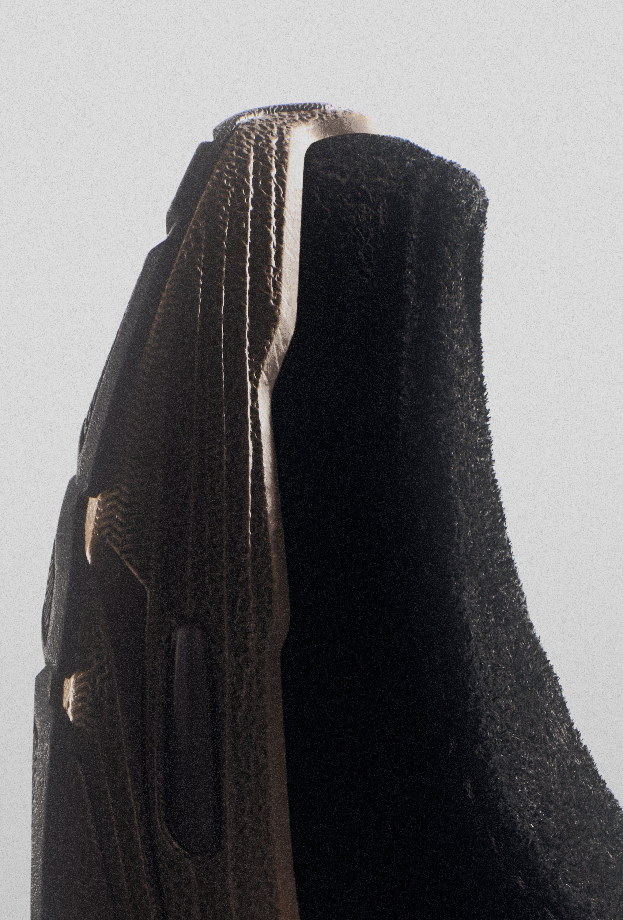 111 WALLABEE-TECH SUEDE BLACK