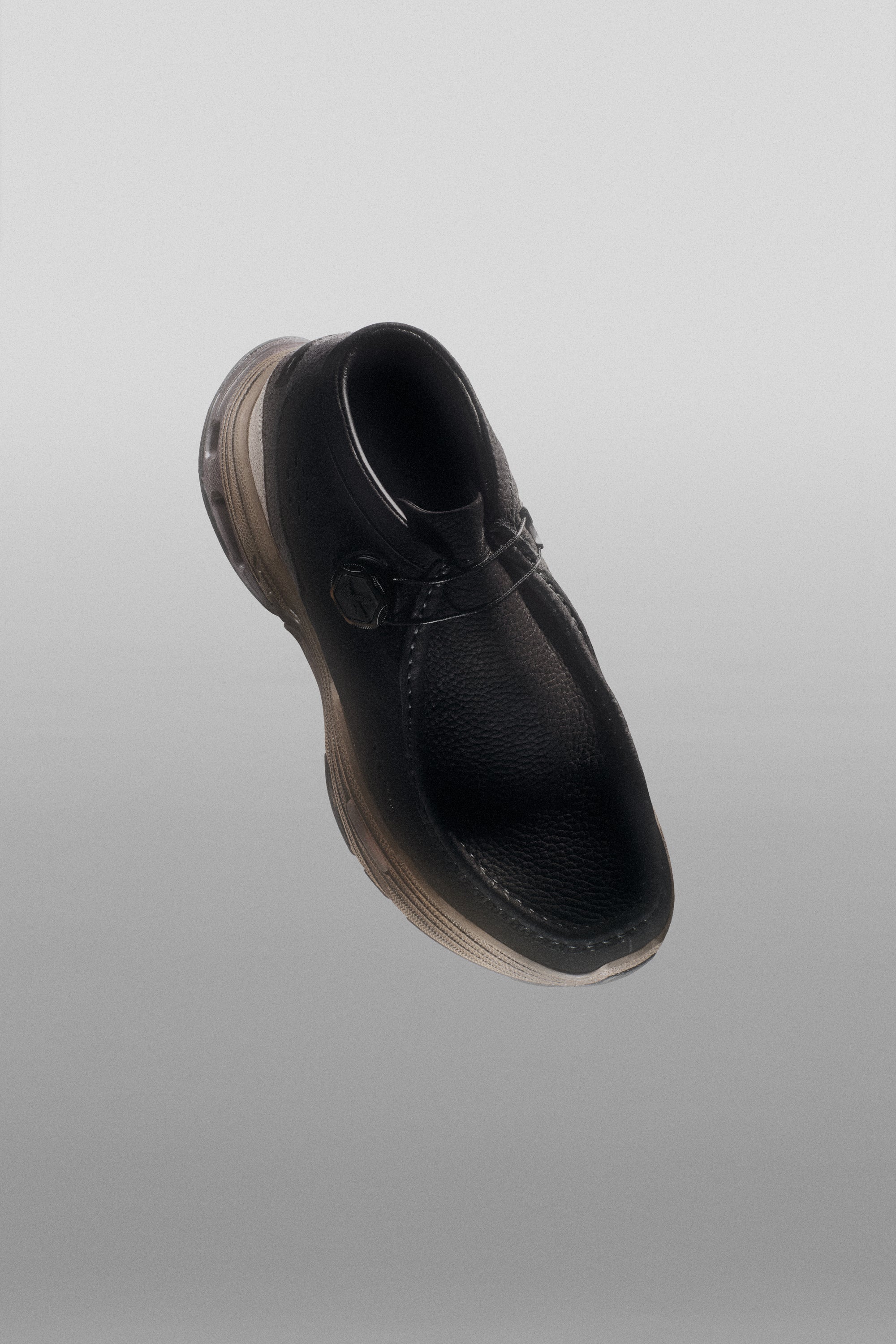 111 WALLABEE-TECH NOBUCK BLACK